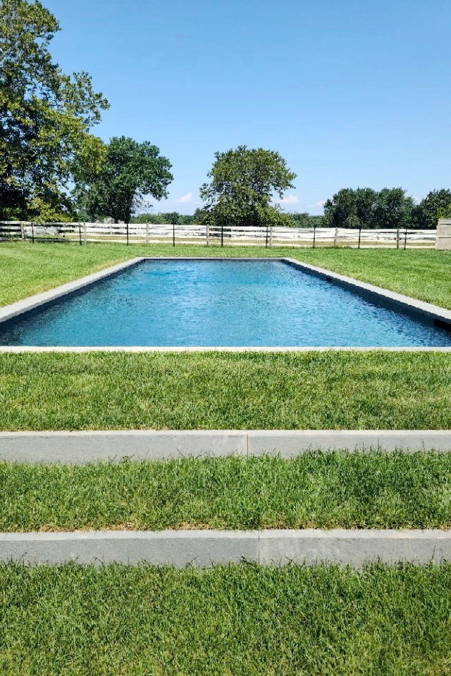 Southampton-Lawn-Pool-Steps-Web-Vert